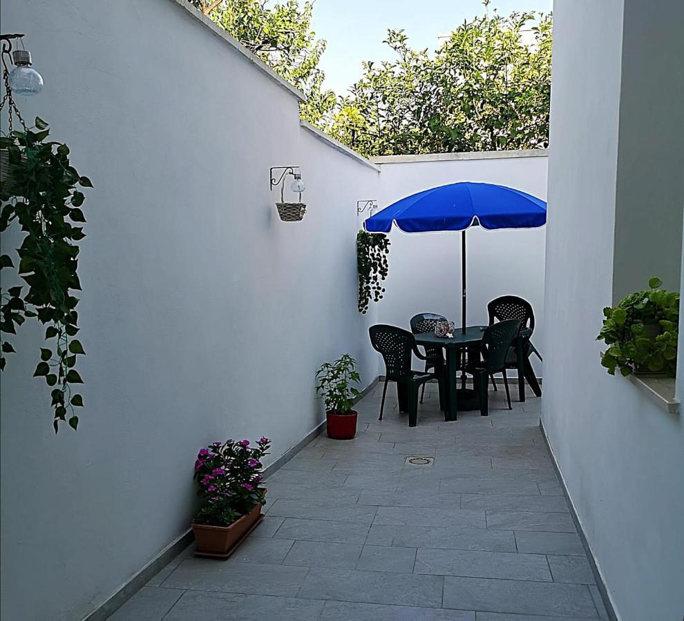 A Casa Di Sante Villa Arnesano Buitenkant foto